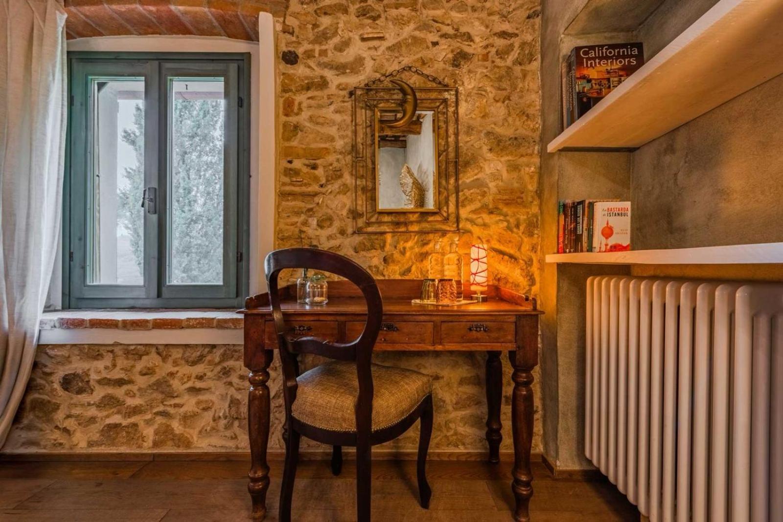 Podere Camaiano Bed and breakfast